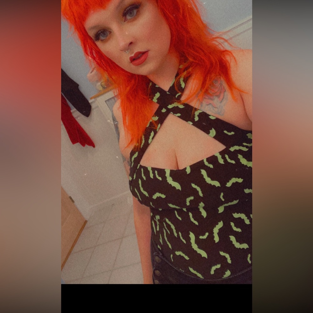UNIQUE VINTAGE NEON GREEN BATS RITA HALTER TOP size large
